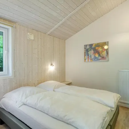 Schmugglerstieg 9a - Dorf 5 *